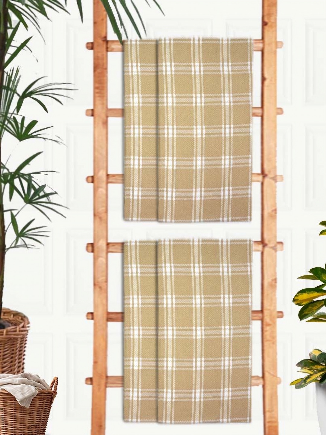 

Aura Yellow & White 4 Pieces Printed Cotton 210 GSM Extra Soft Bath Towels