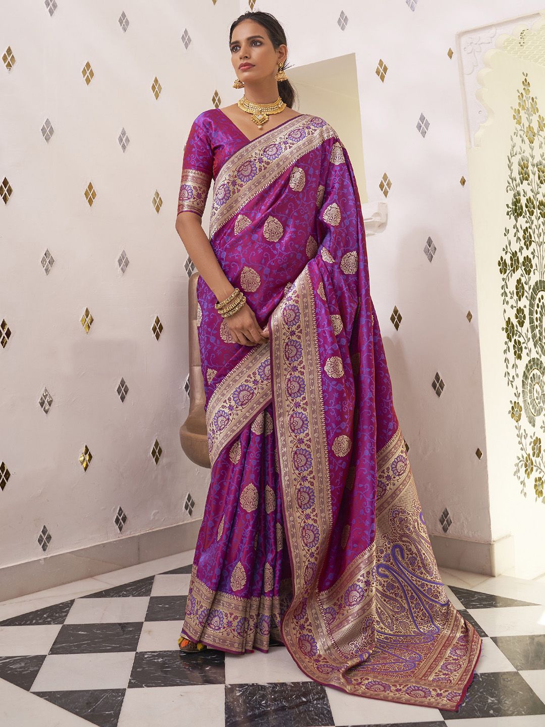 

Mitera Woven Design Zari Satin Banarasi Saree, Magenta