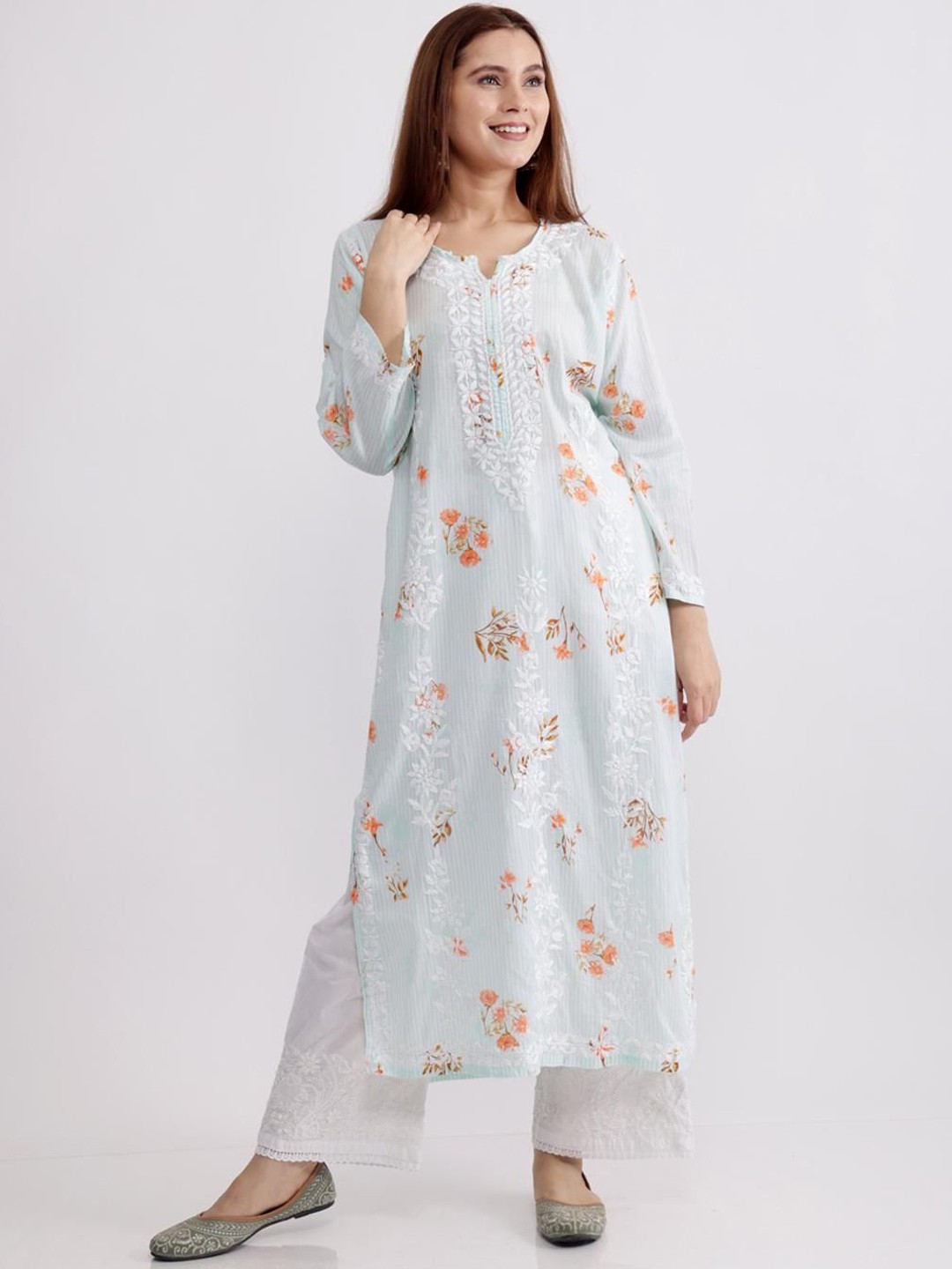 

Hastya Kala Ethnic Motifs Embroidered Round Neck Chikankari Cotton Straight Kurta, Green