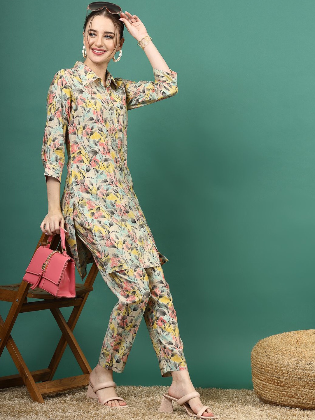 

Ramas Floral Printed Straight Kurta with Trousers, Yellow