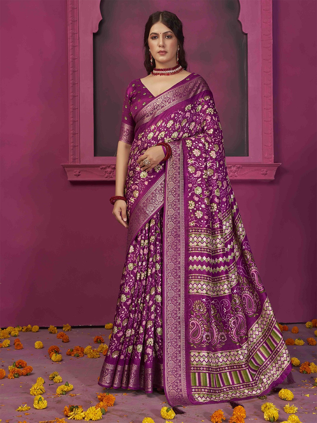 

Ethnielle Floral Zari Silk Blend Saree, Magenta