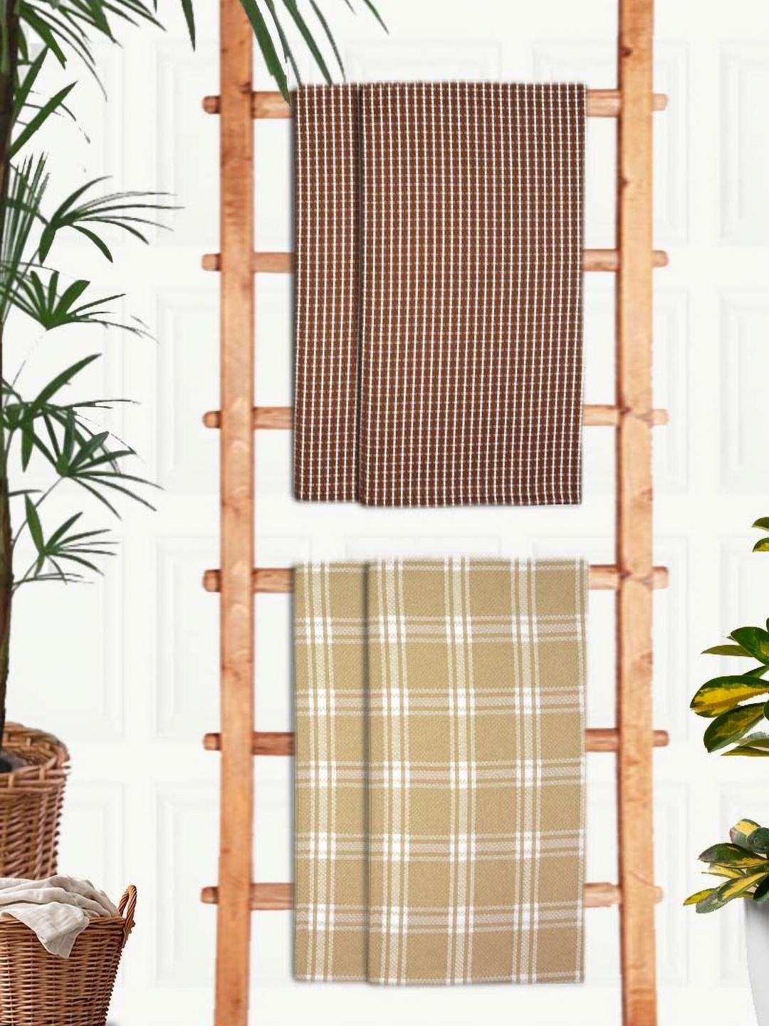

Aura Premium Brown & White 4 Pieces Checked Cotton 210 GSM Bath Towel