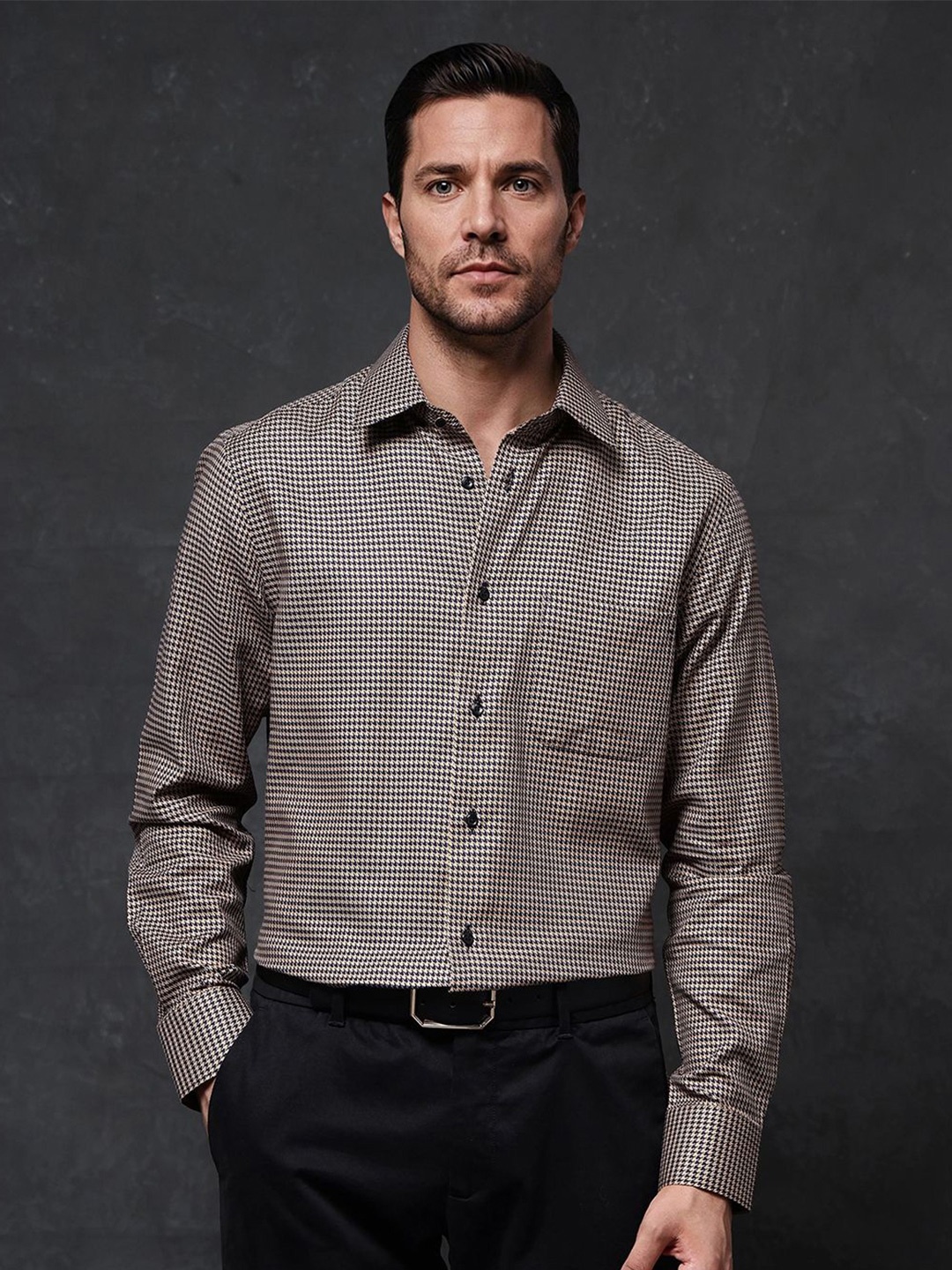 

RARE RABBIT Men Comfort Cutaway Collar Solid Cotton Formal Shirt, Beige