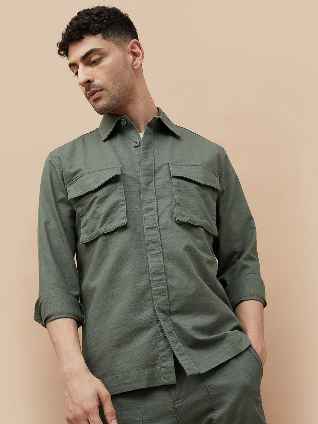 

CODE by Lifestyle Men Cutaway Collar Solid Cotton Casual Shirt, Olive