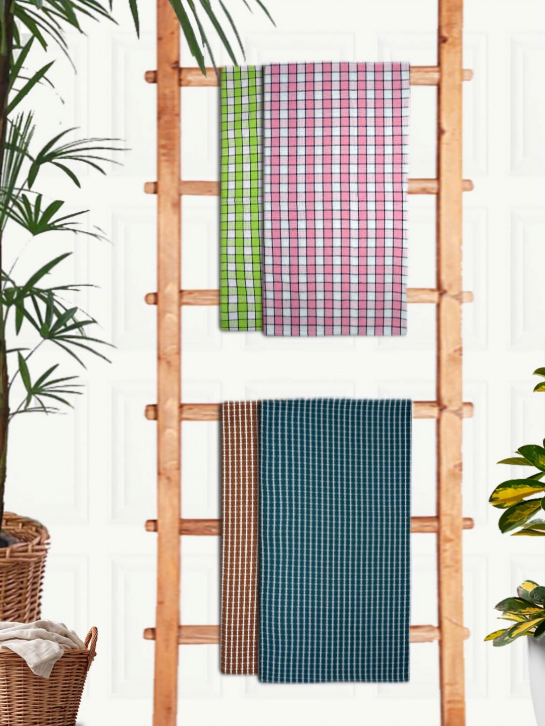 

Aura Pink & Green 4 Pieces Printed Cotton 210 GSM Bath Towels