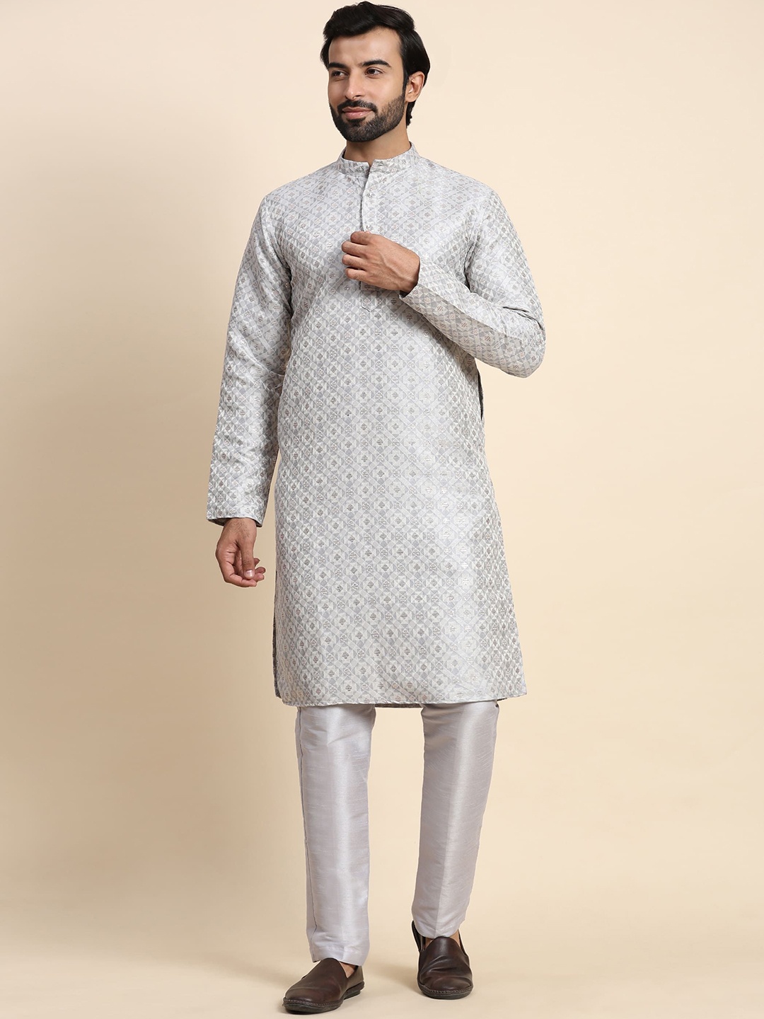 

Rawayi Geometric Printed Woven Design Band Collar Long Sleeves Pure Cotton Straight Kurta, Grey