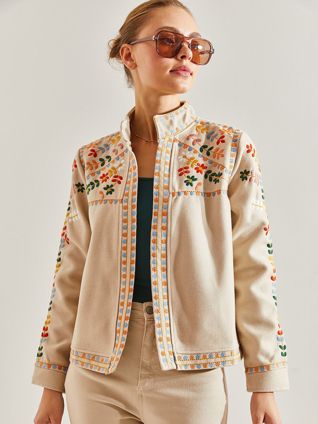 

BIANCO LUCCI Women Floral Crop Open Front Jacket with Embroidered, Na