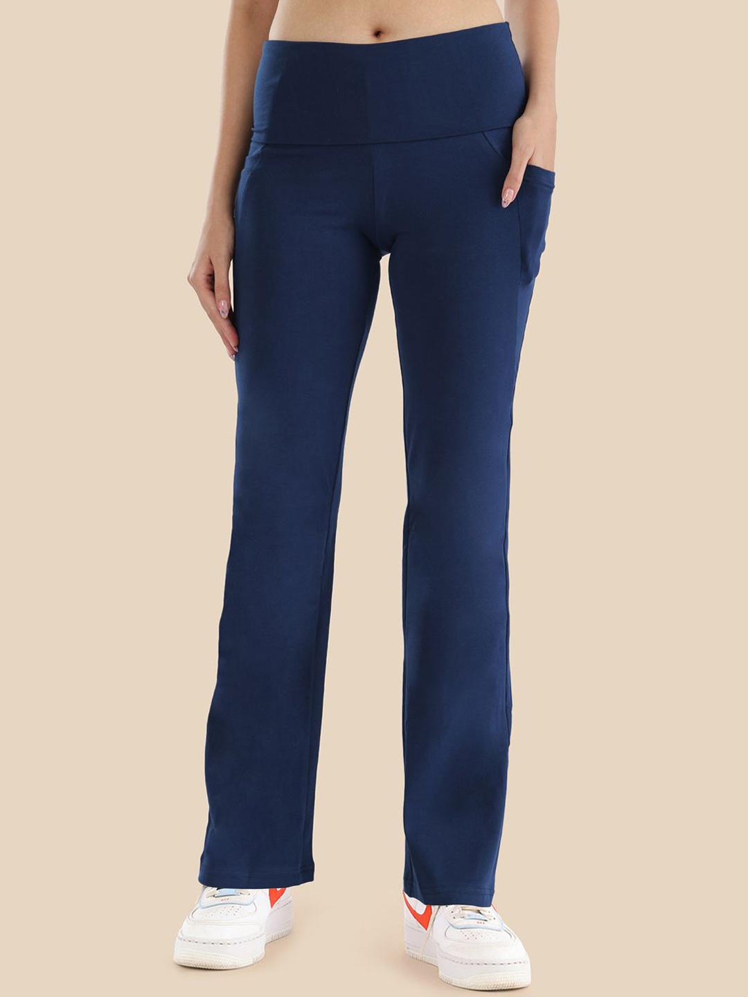 

Nite Flite Women Solid Bootcut Mid-Rise Track Pants, Blue