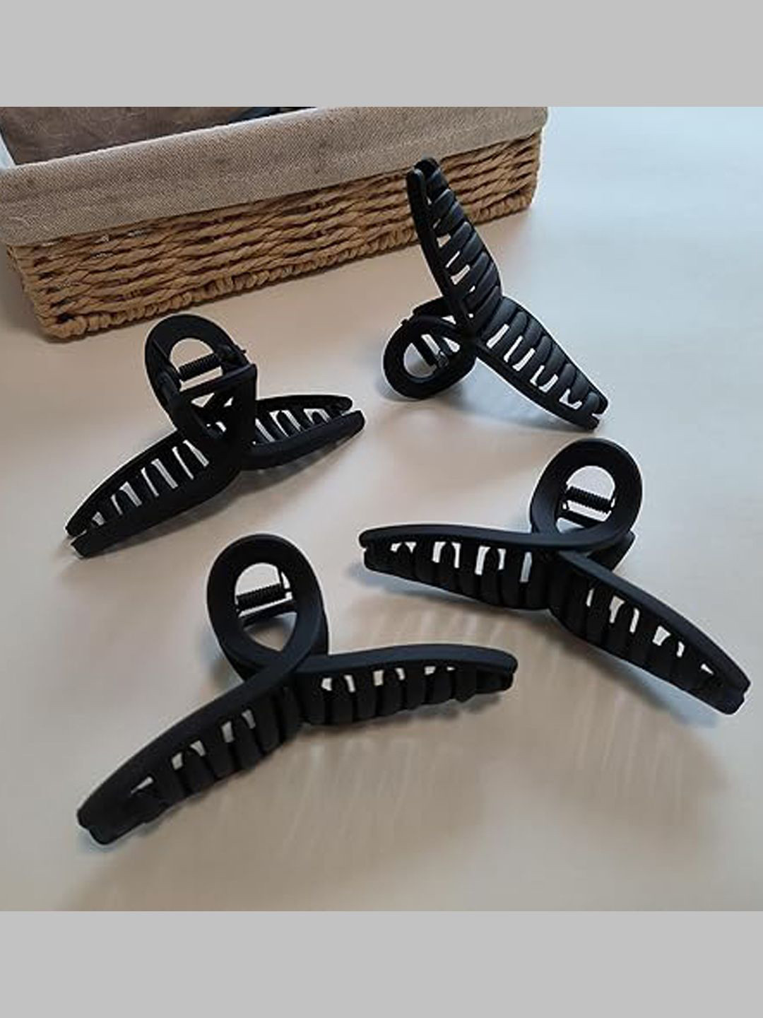 

Xivir Women Set Of 4 Claw Clips, Black