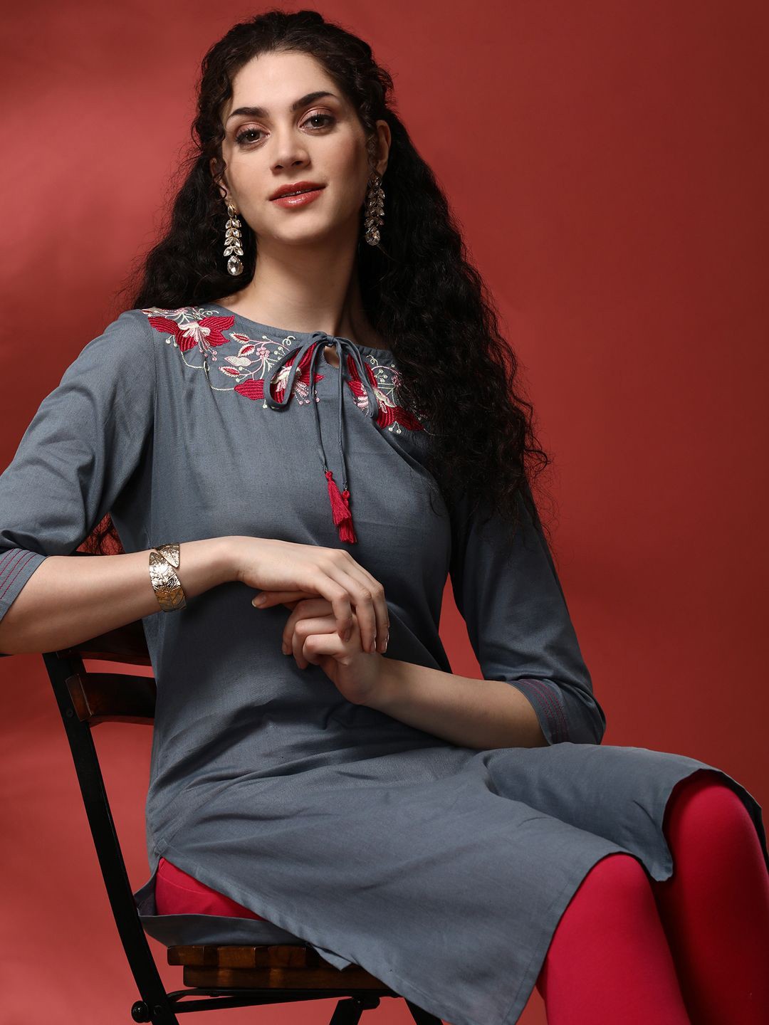 

Anouk Floral Yoke Design Tie-Up Neck Pure Cotton Straight Kurta, Grey