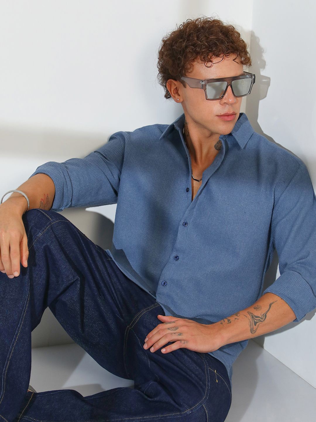 

Campus Sutra Men Comfort Spread Collar Solid Polycotton Casual Shirt, Blue