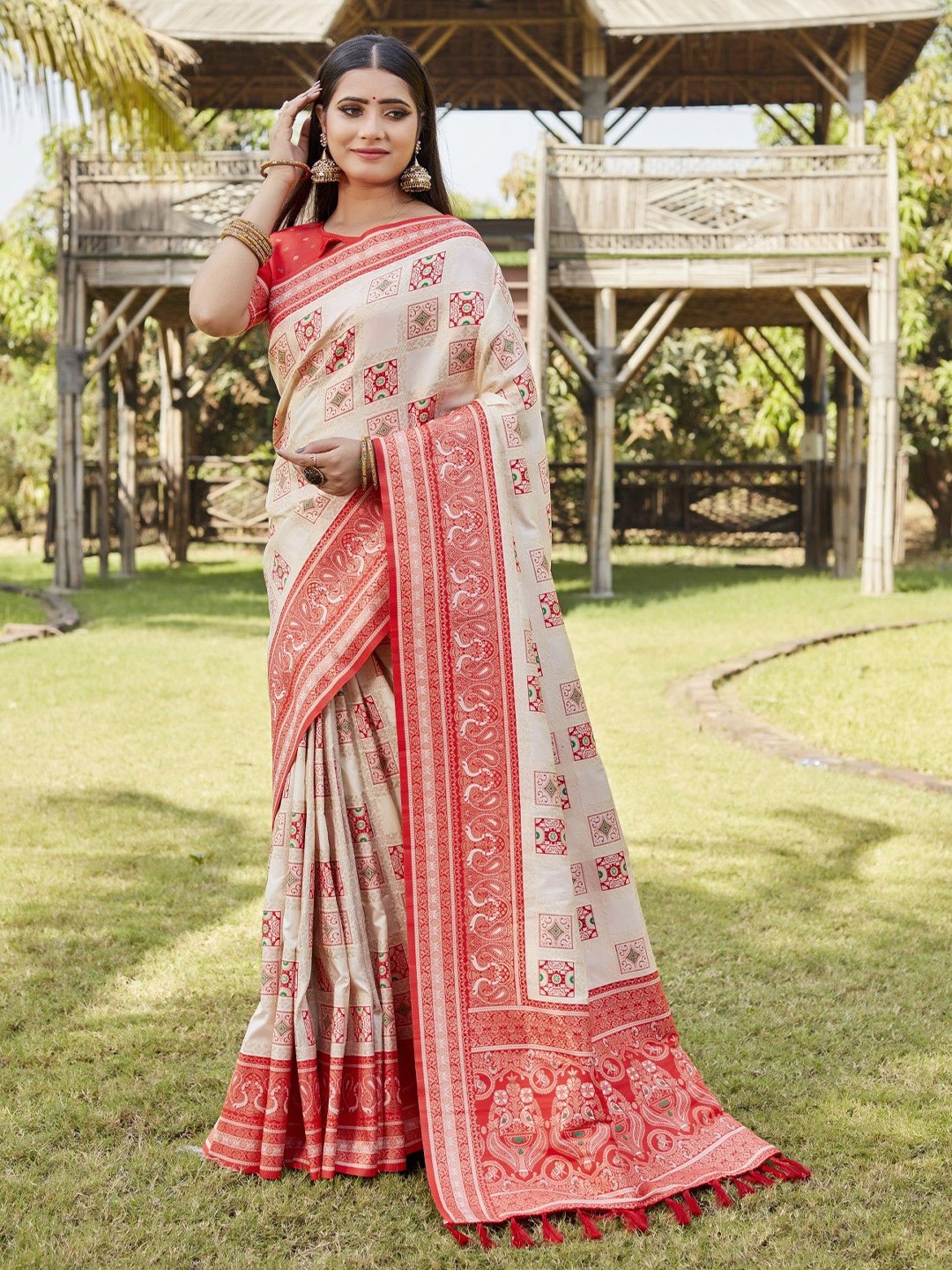 

Anaita Ethnic Motifs Zari Pure Silk Kanjeevaram Saree, Cream