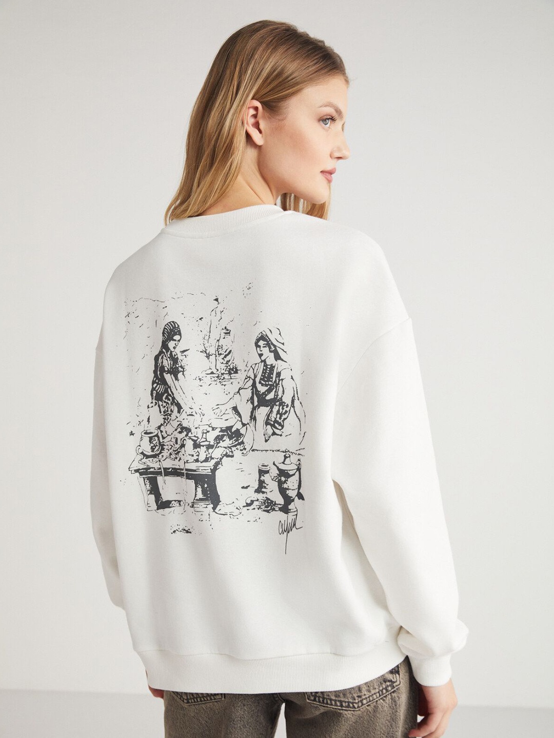 

GRIMELANGE Women Graphic Printed Pure Cotton Sweatshirt, White