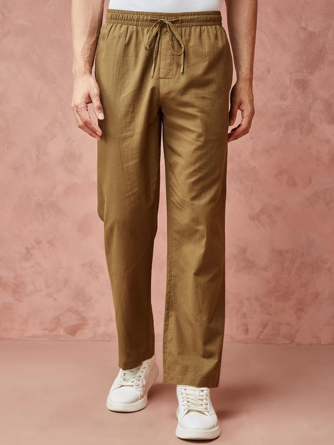 

Fabindia Men Solid Pleated Trousers, Olive