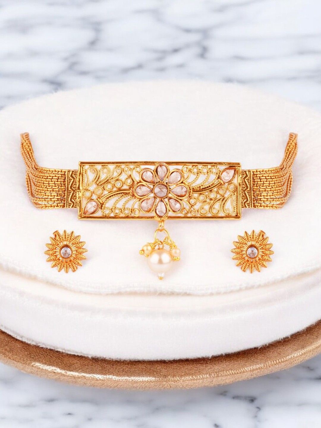 

9blings Gold-Plated Kundan Stone Studded Jewellery Set