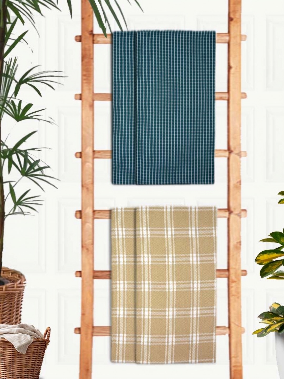 

Aura Premium Blue & Beige 4 Pieces Checked Cotton 210 GSM Bath Towel