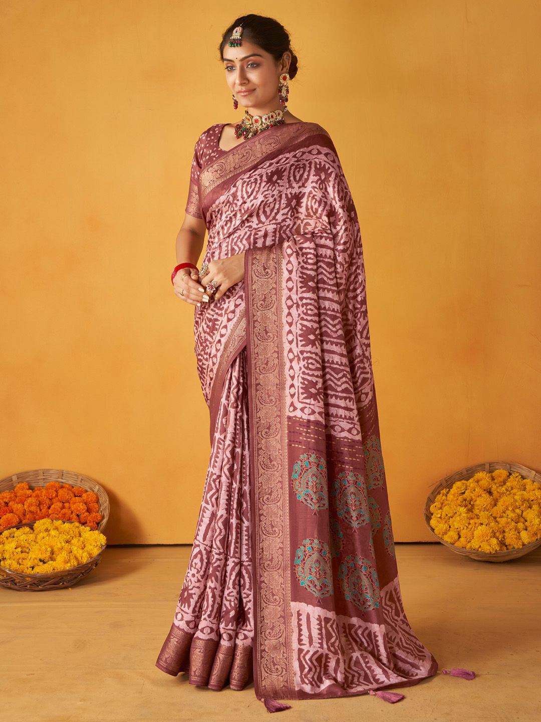 

Saree mall Ethnic Motifs Zari Sungudi Sarees, Brown