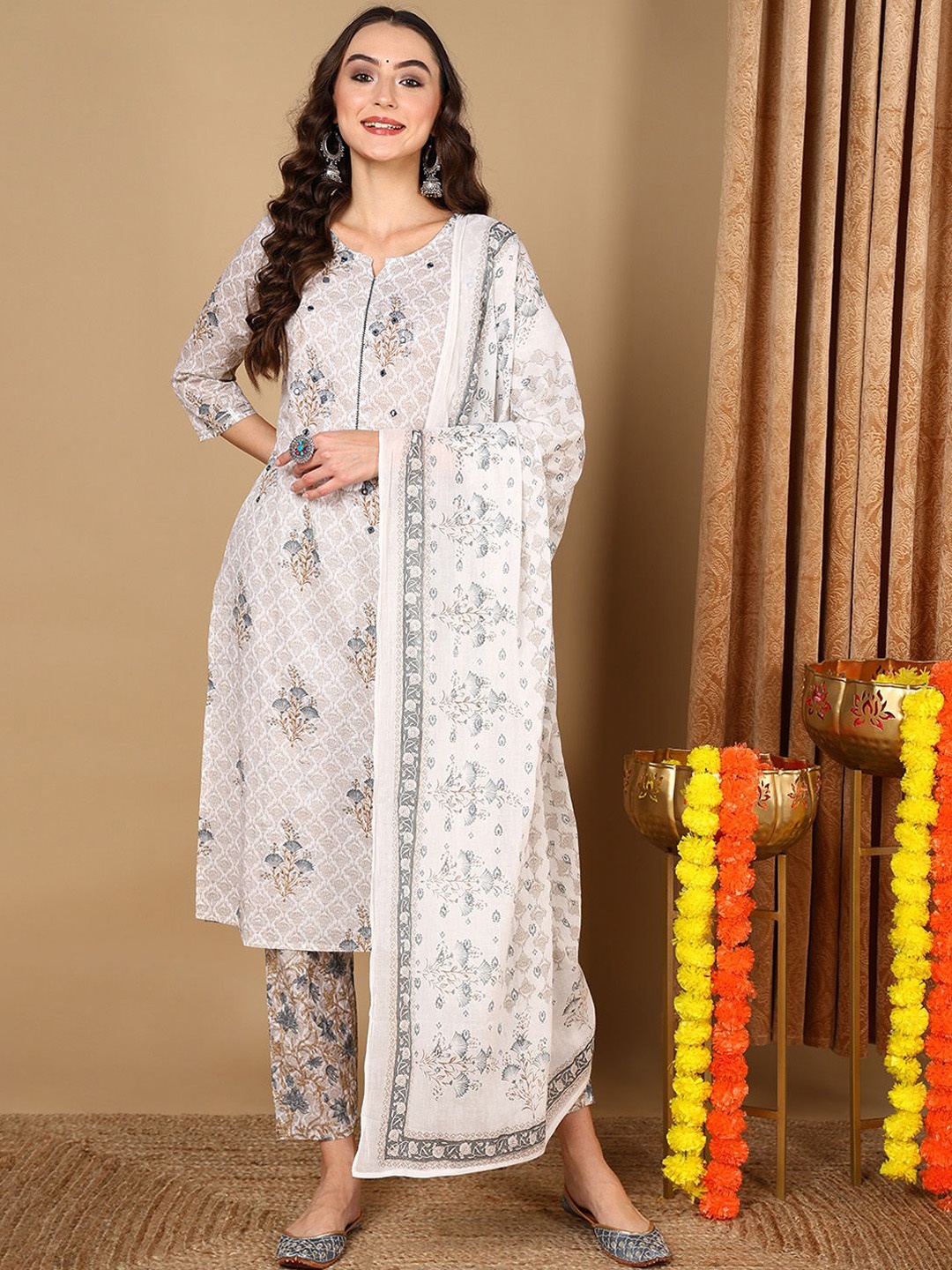 

Anouk Floral Printed Regular Straight Kurta with Trousers & Dupatta, Off white