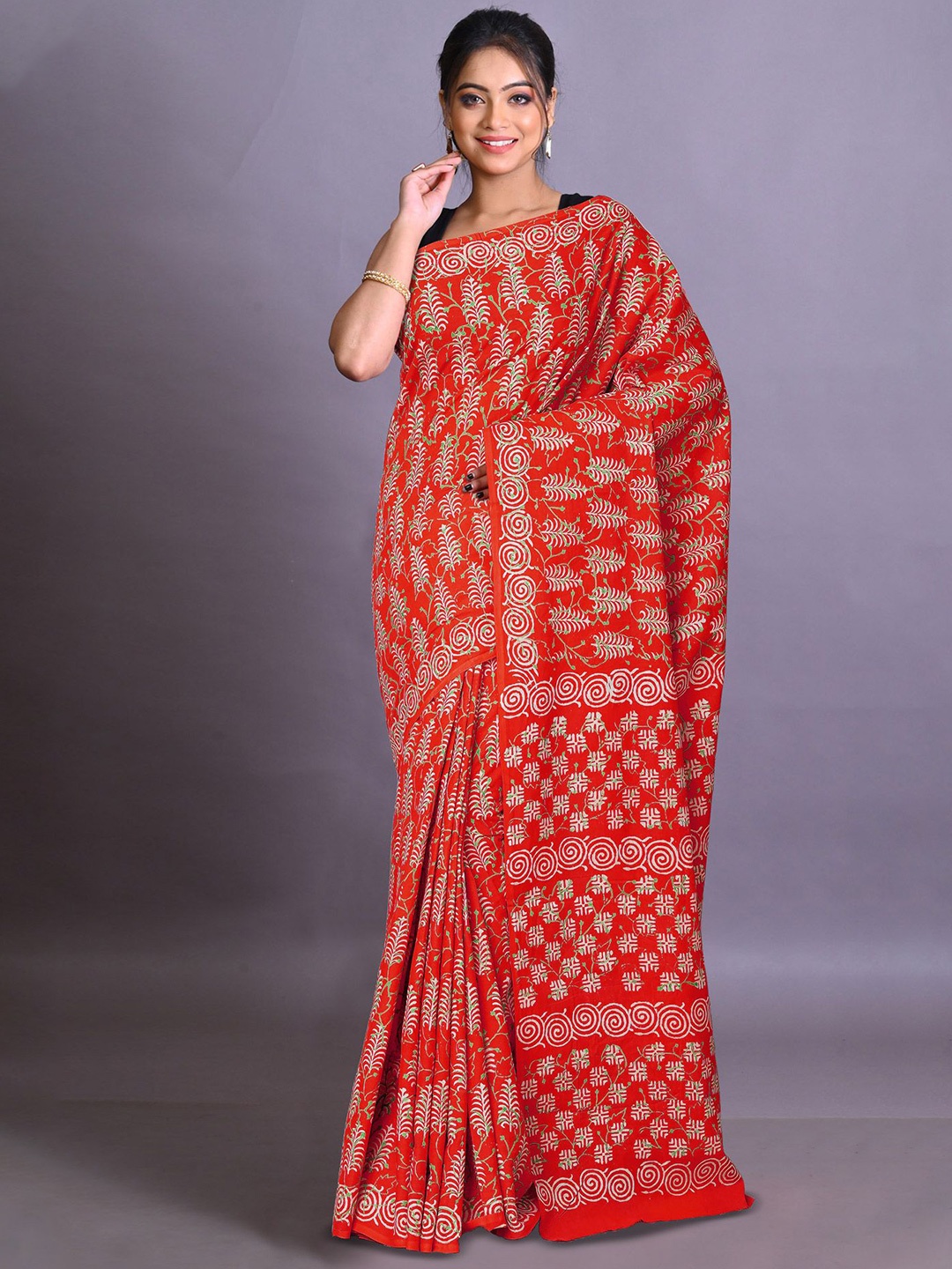 

Unnati Silks Ethnic Motifs Pure Cotton Handloom Block Print Saree, Red
