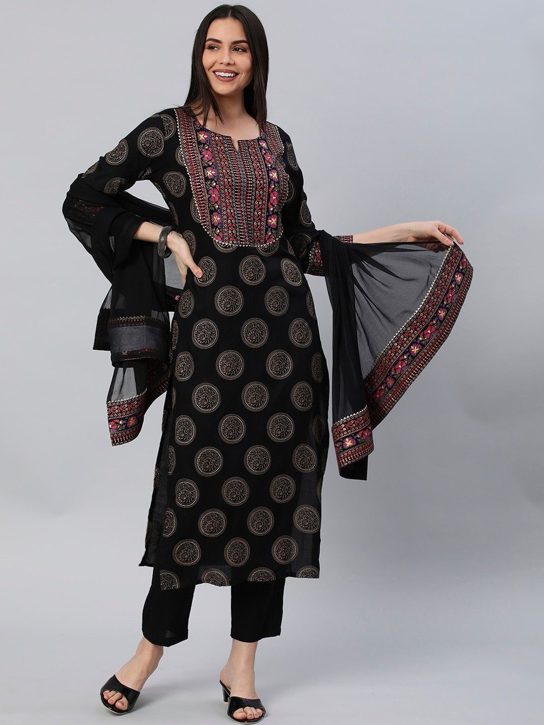 

GoSriKi Floral Printed Thread Work Straight Kurta with Trousers & With Dupatta, Black