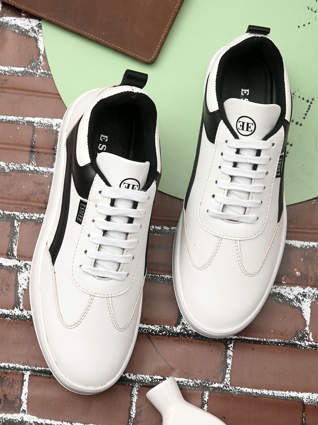 

ESMEE Men Solid Round Toe Lace-Ups Sneakers, White
