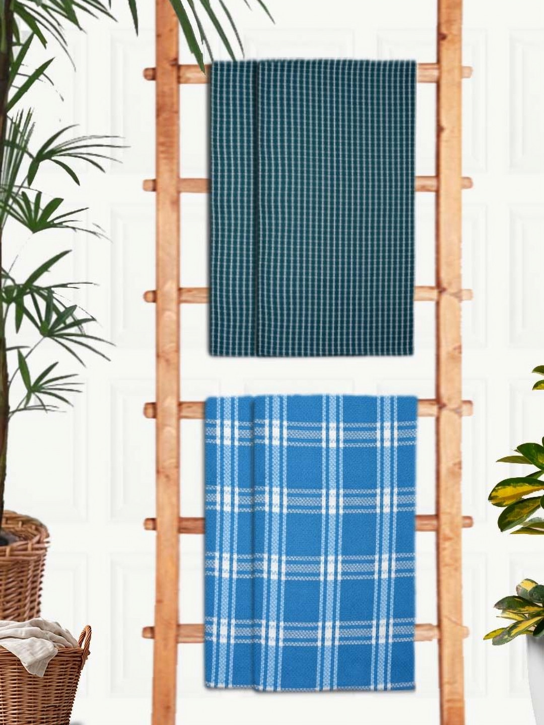 

Aura Premium Blue & White 4 Pieces Checked Cotton 210 GSM Bath Towel