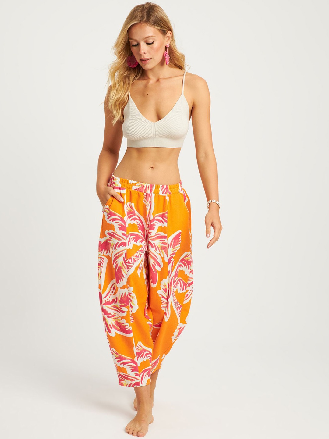 

Cool & Sexy Women Floral Printed Trousers, Na