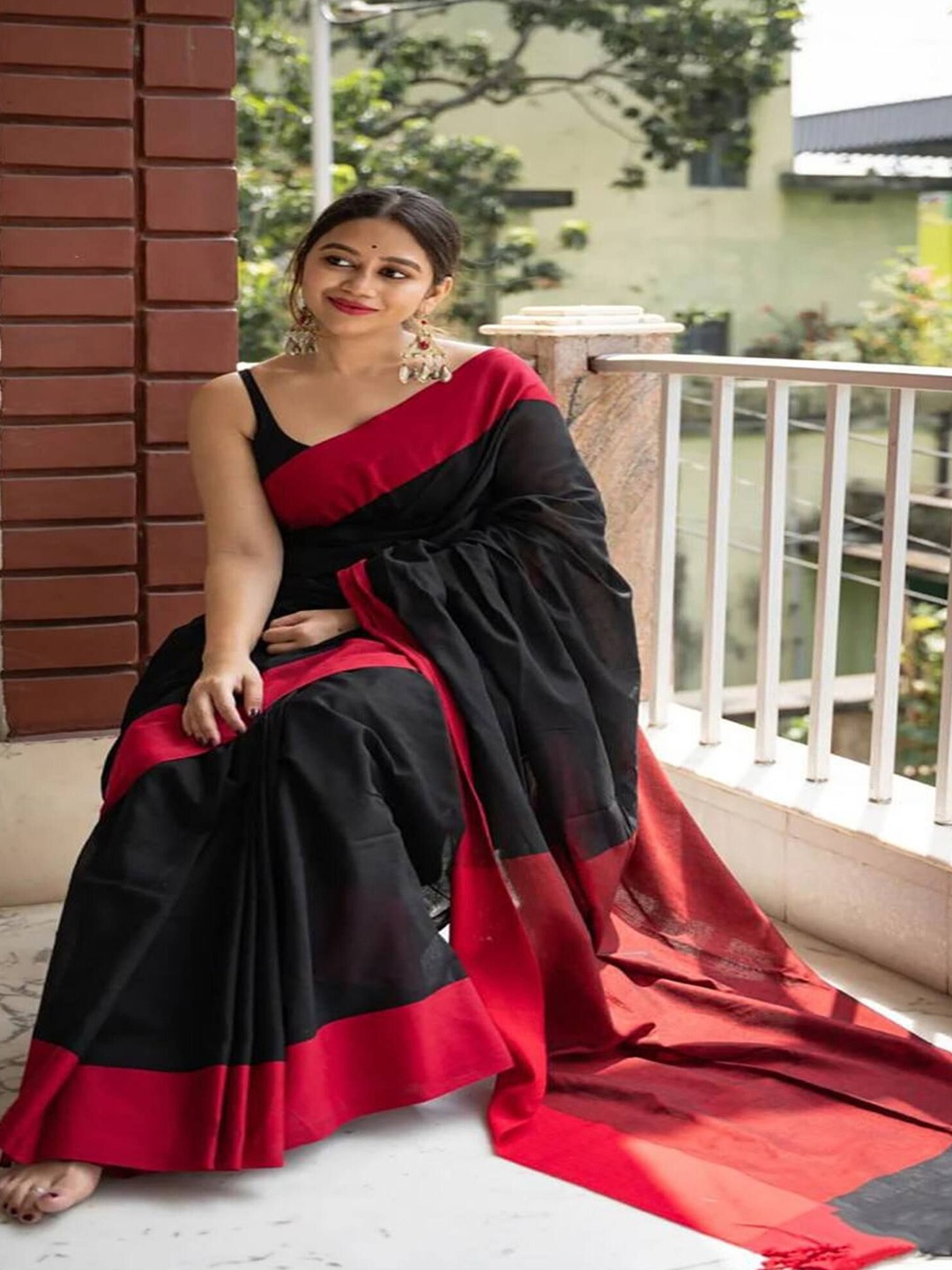 

Sanwariya Silk Art Silk Banarasi Saree, Black