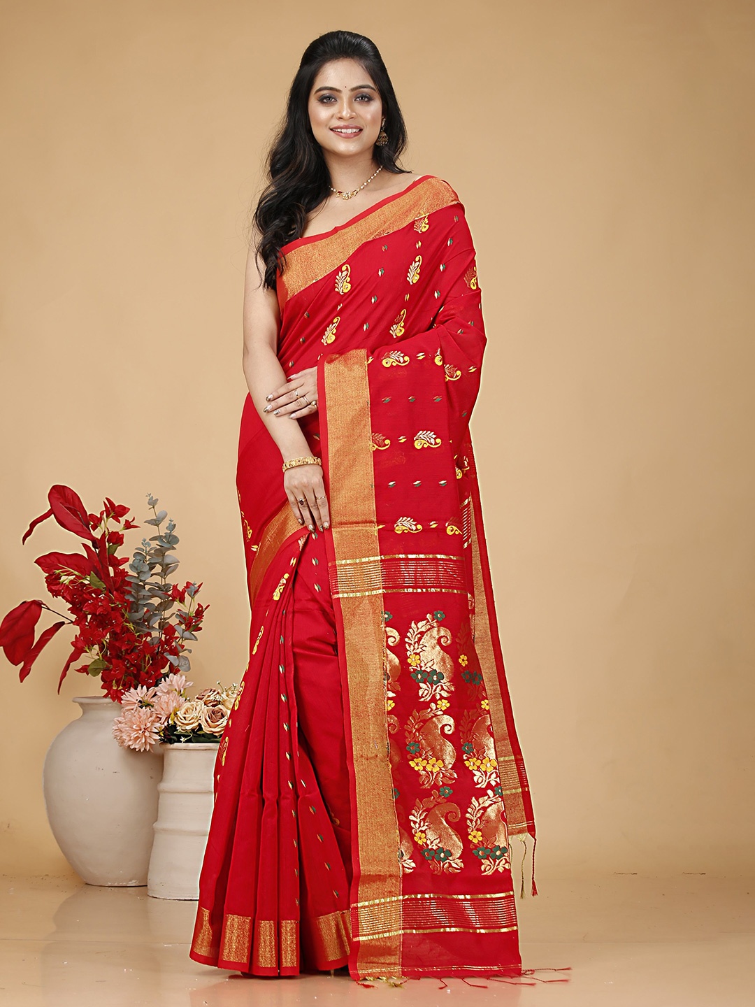 

SLAGHA Woven Design Zari Cotton Kolka Design Taant Saree, Red