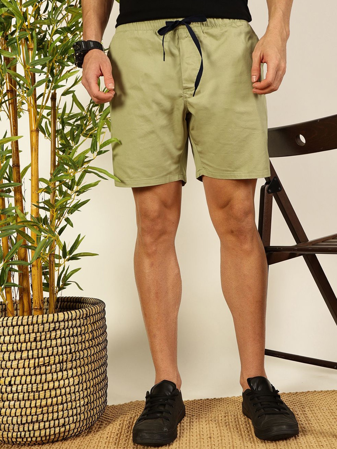 

Thomas Scott Men Solid Regular Fit Outdoor Shorts, Green