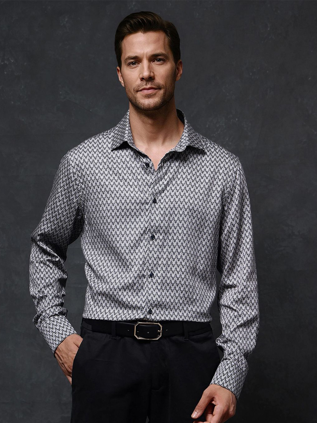 

RARE RABBIT Men Comfort Spread Collar Chevron Printed Cotton Casual Shirt, Grey