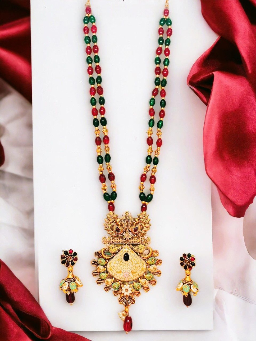 

9blings Gold-Plated Stone-Studded & Beaded Jewellery Set
