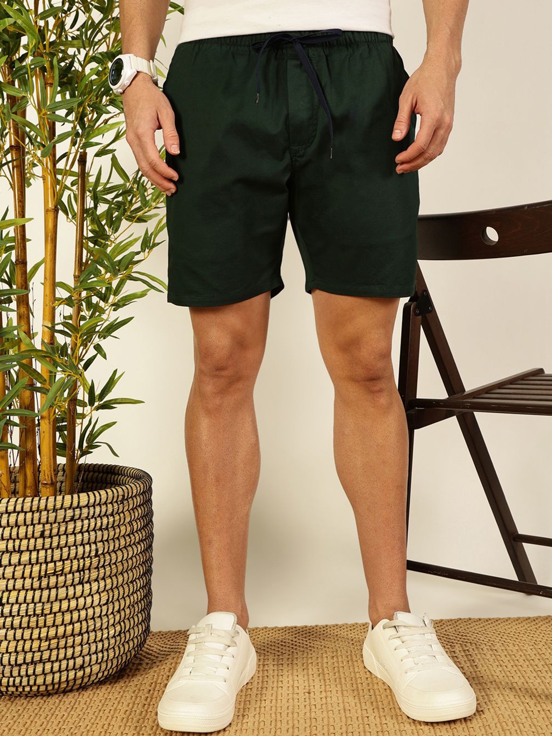 

Thomas Scott Men Solid Regular Fit Outdoor Shorts, Green