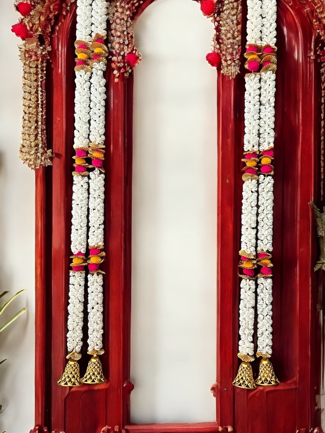 

PLAYFUL STITCHES White Mogra Hanging Garland