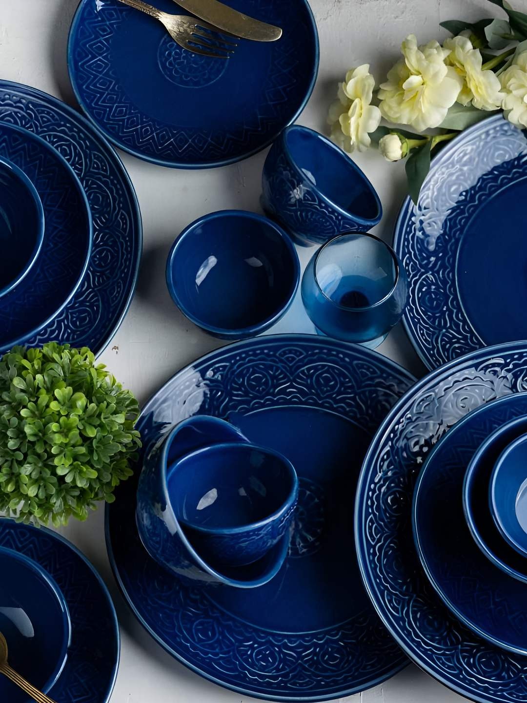 

AMALAFIEE CERAMICS Venice Blue 16 Pieces Textured Ceramic Dinner Set
