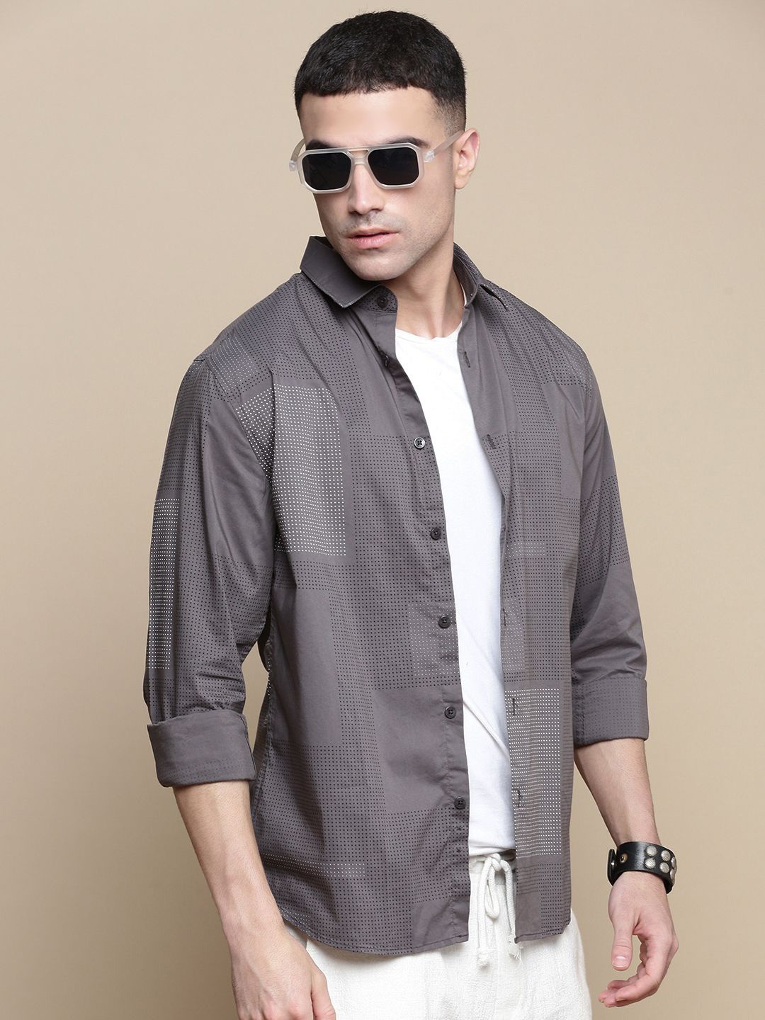 

INVICTUS Men Club Spread Collar Textured Cotton Relaxed Fit Casual Shirt, Grey