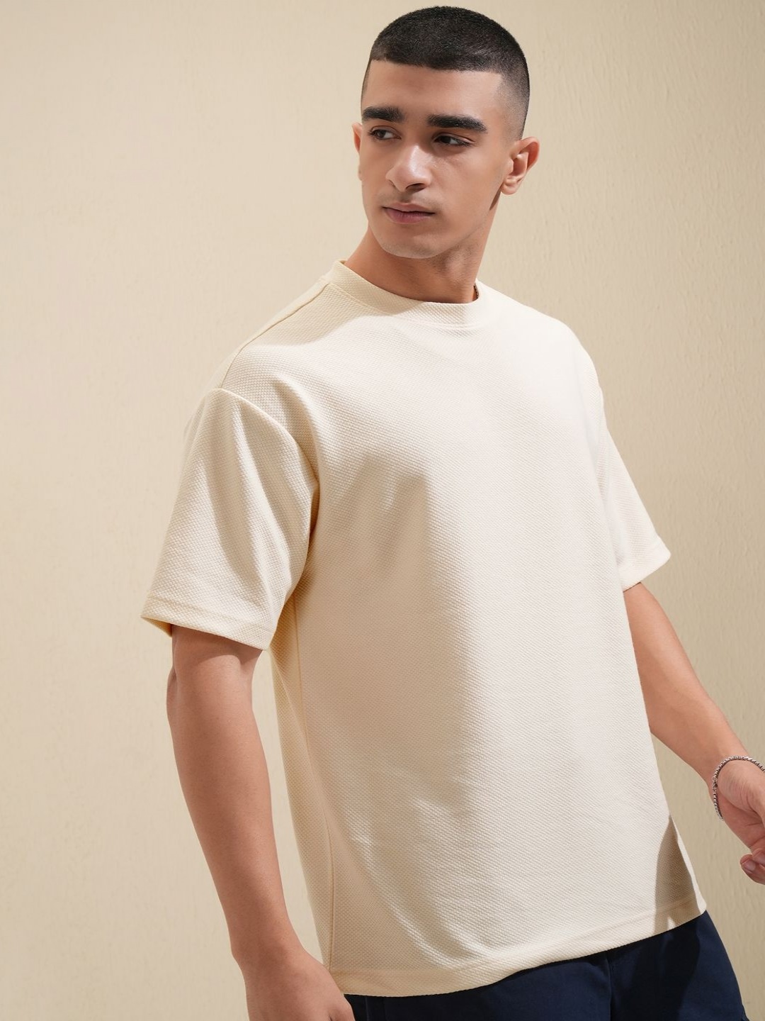 

HIGHLANDER Men Solid Round Neck Cotton Oversized T-Shirt, Off white