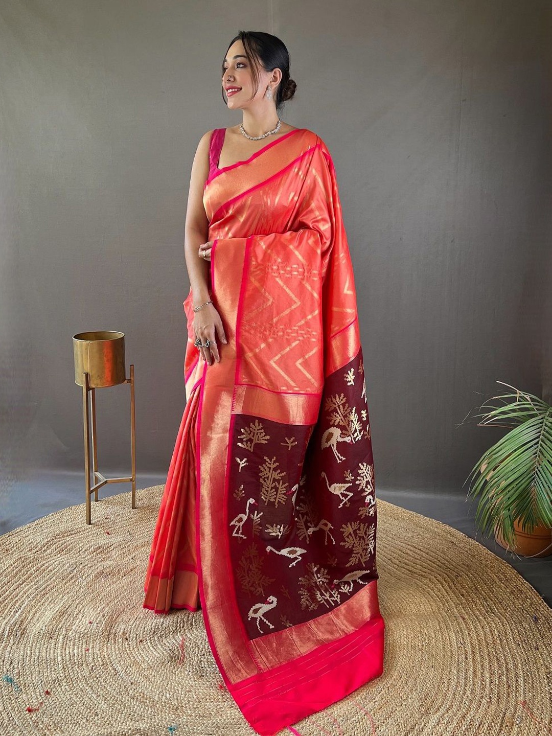 

SGF11 Woven Design Ethnic Motifs Zari Saree, Pink