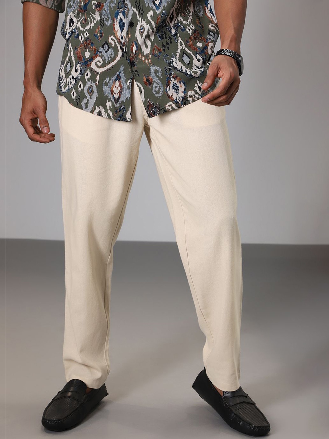 

Banana Club Men Relaxed Mid Rise Trousers, Cream