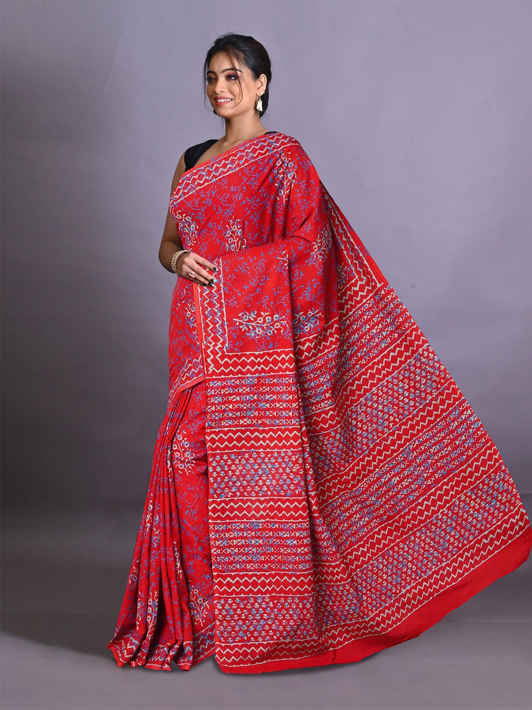 

Unnati Silks Women Floral Printed Pure Cotton Handloom Saree, Red