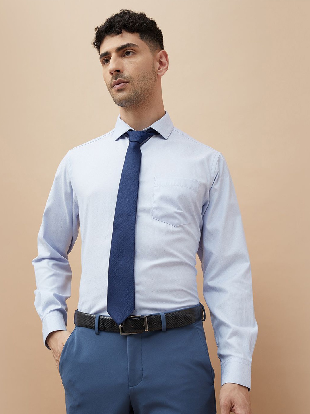 

CODE by Lifestyle Men Cutaway Collar Solid Cotton Formal Shirt, Blue