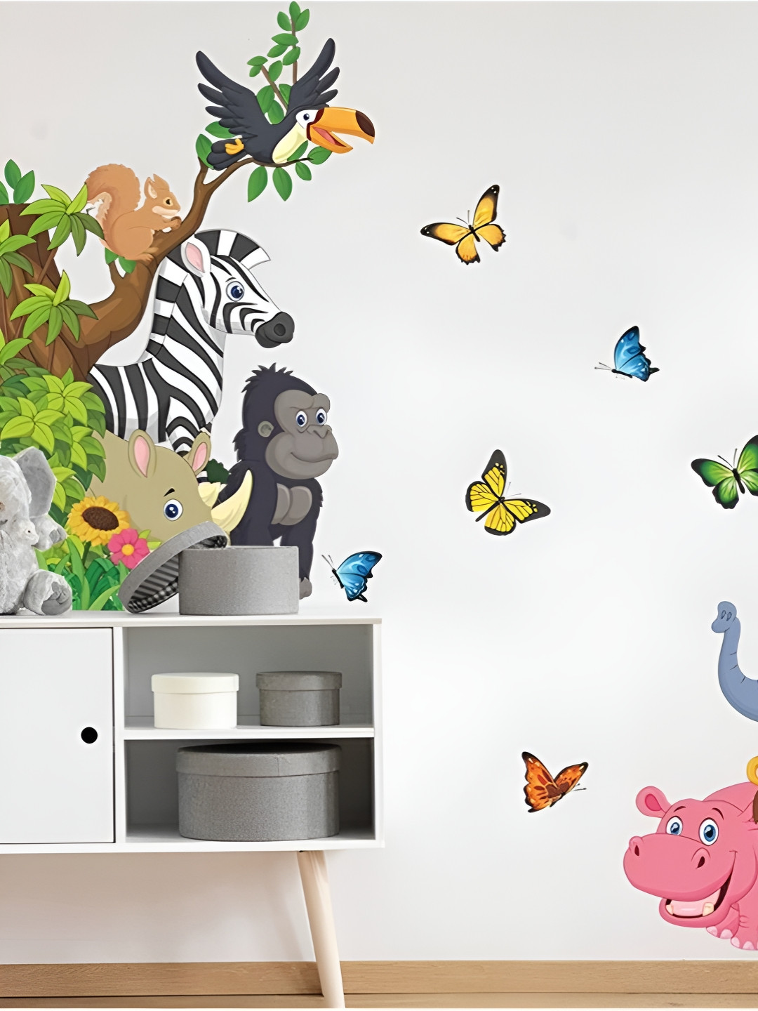 

Jaamso Royals Green Printed Self-Adhesive Wall Sticker
