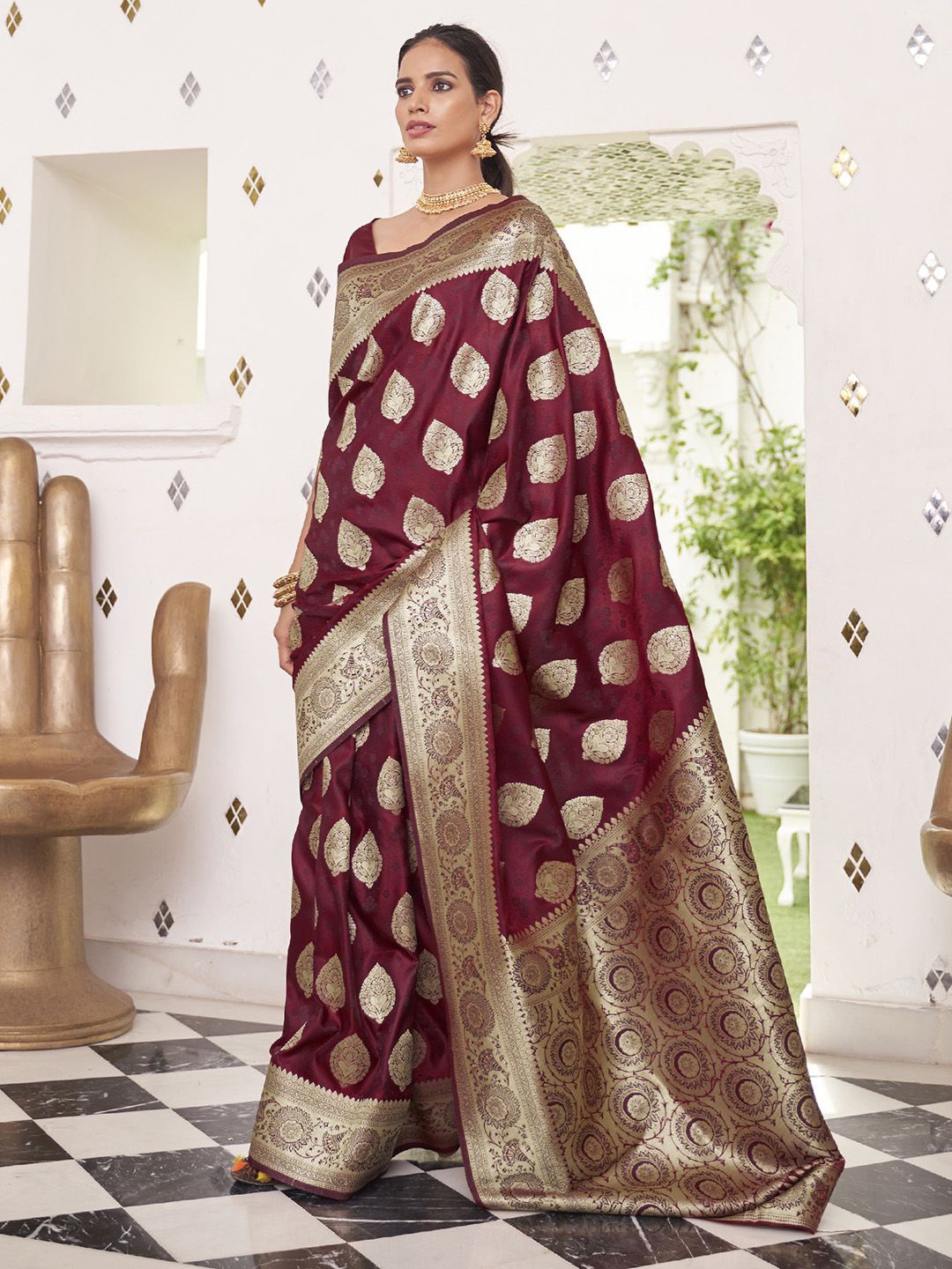 

Mitera Warli Zari Satin Banarasi Saree, Maroon