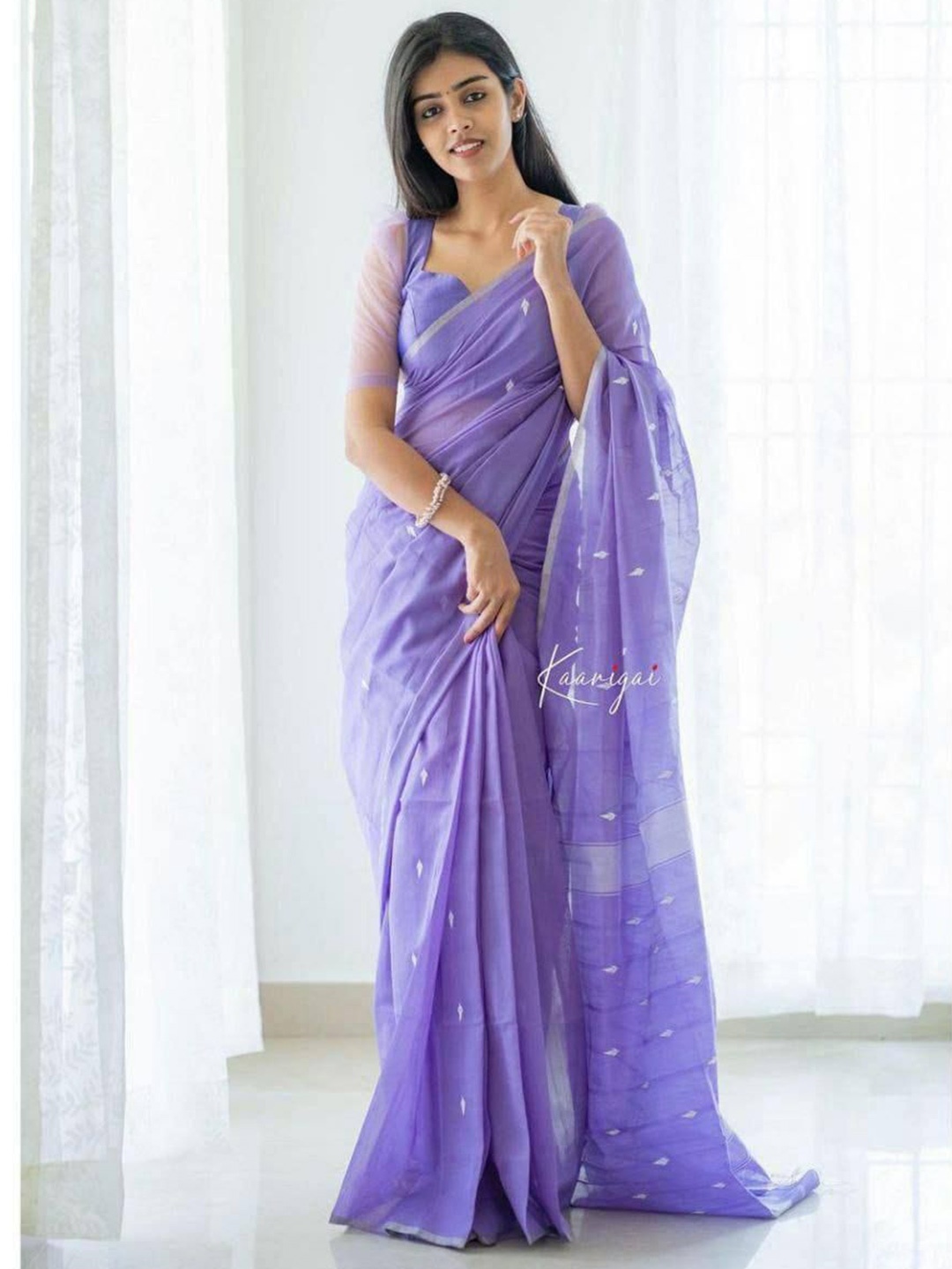 

Sanwariya Silk Floral Woven Design Banarasi Saree, Purple