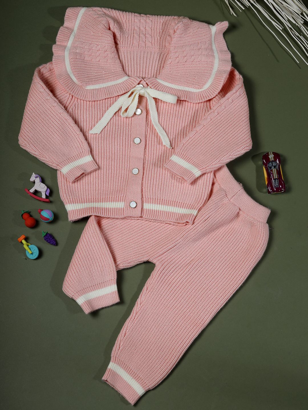 

NEUDIS Girls Self Design Acrylic Sweater With Joggers, Pink