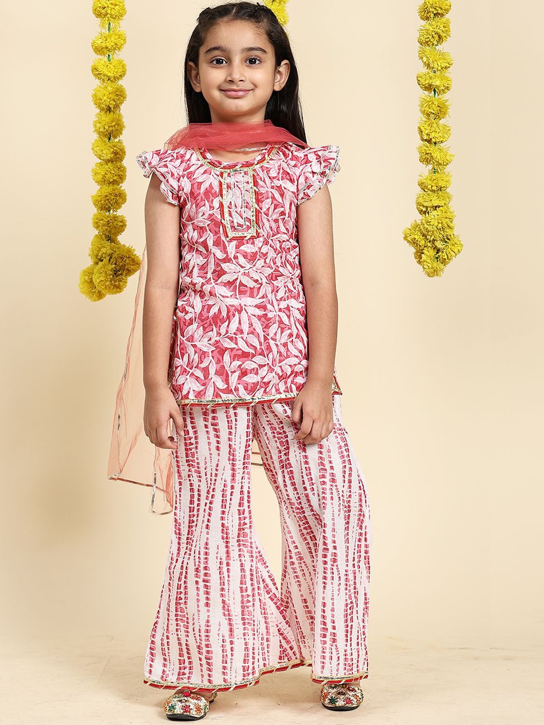 

Cutiekins Girls Floral Printed Gotta Patti Straight Kurta with Palazzos & Dupatta, Pink