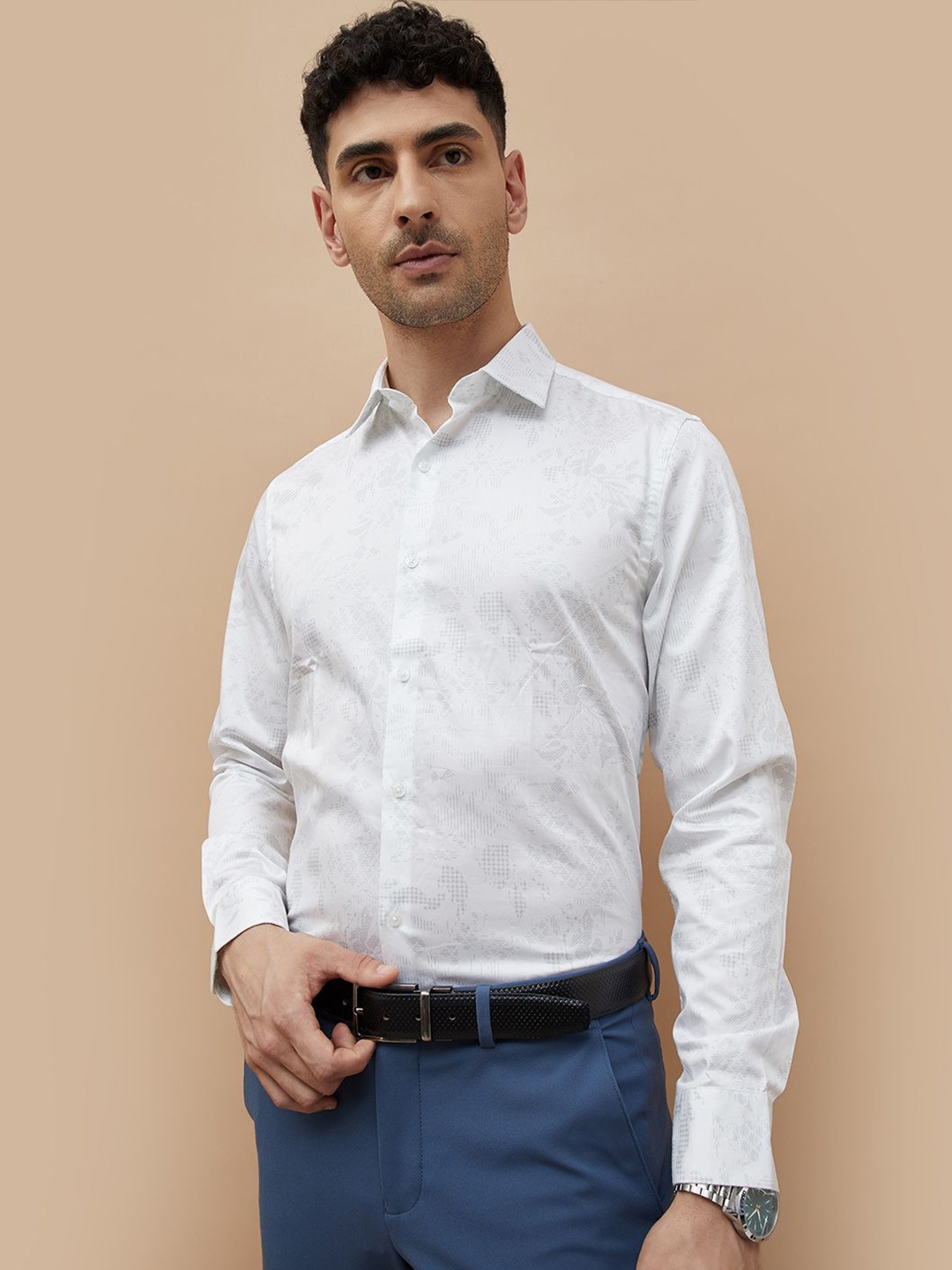 

CODE by Lifestyle Men Cutaway Collar Solid Cotton Slim Fit Casual Shirt, White