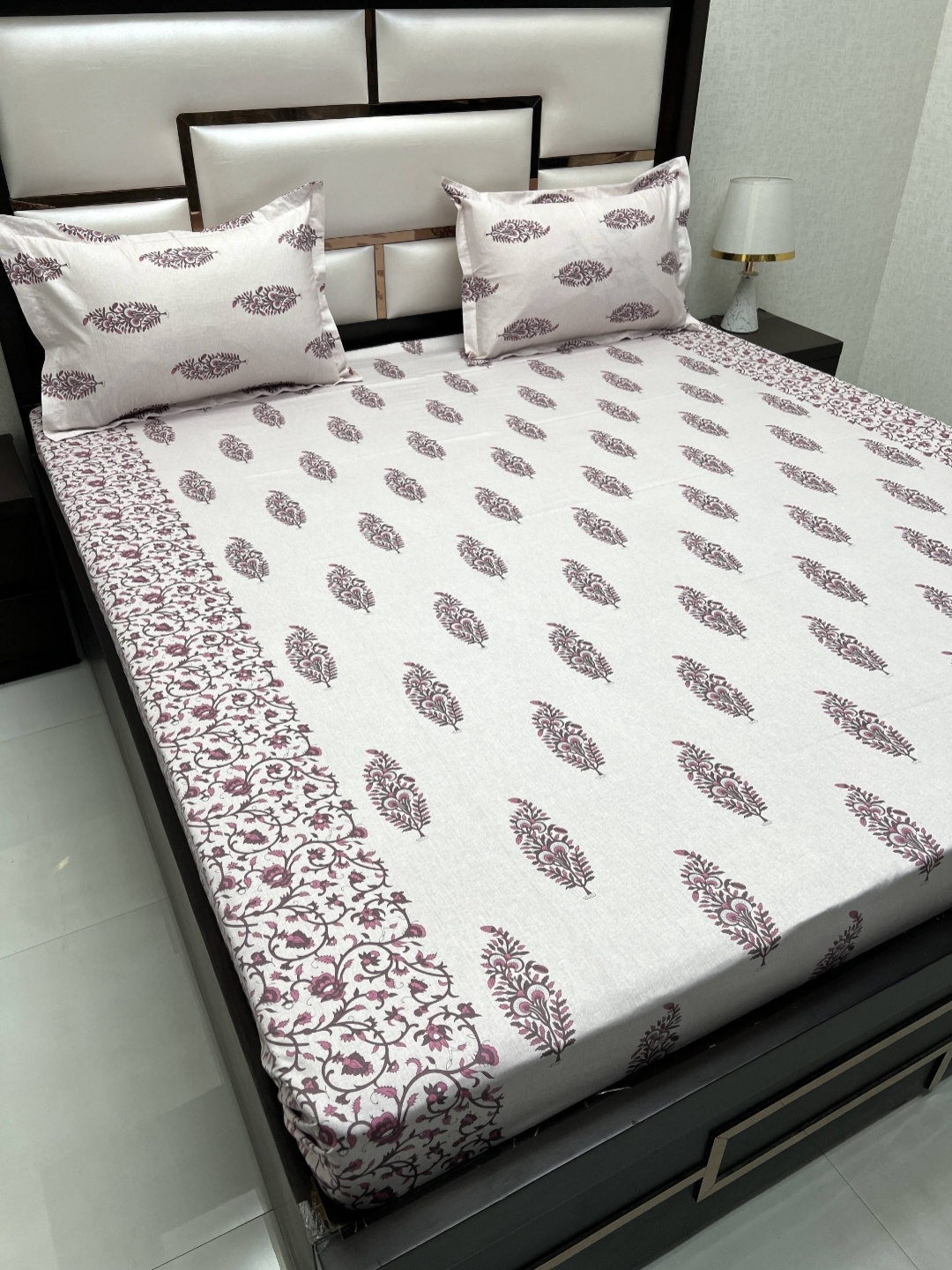 

Pure Decor Royal Passion Beige & Pink Ethnic 380 TC Queen Bedsheet With 2 Pillow Covers