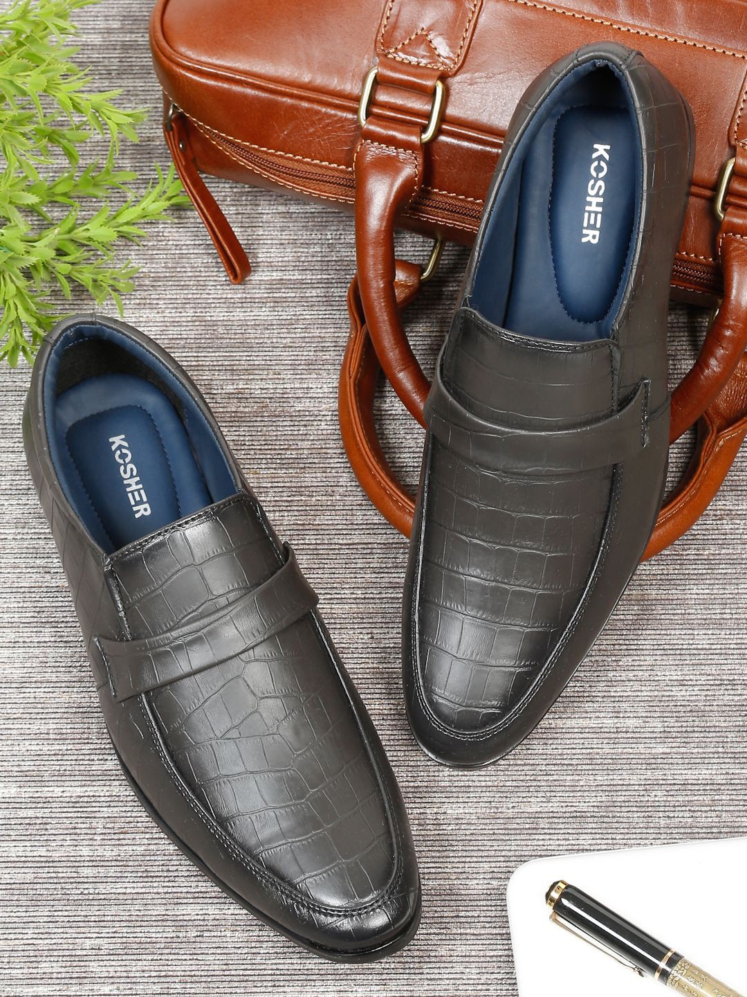 

Kosher Men Textured Formal Slip-on Shoes, Grey
