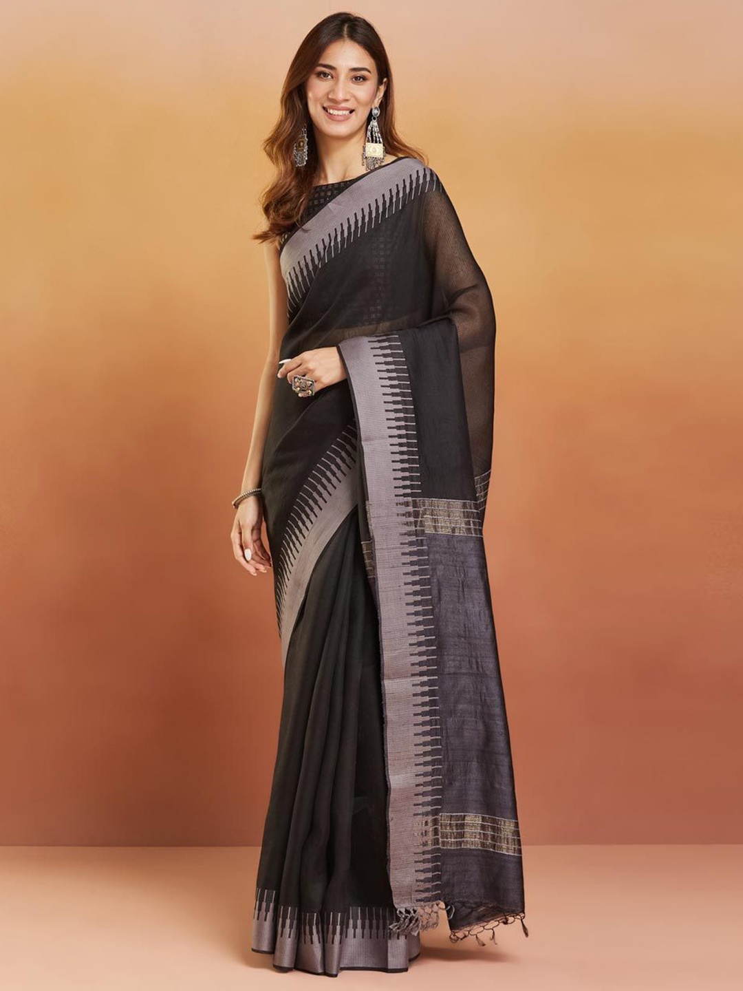 

Fabindia Zari Solid Saree, Black